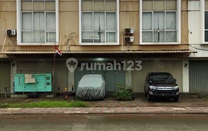 Cheap Sale of 3 Adjacent Shophouses by Tangerang Main Road