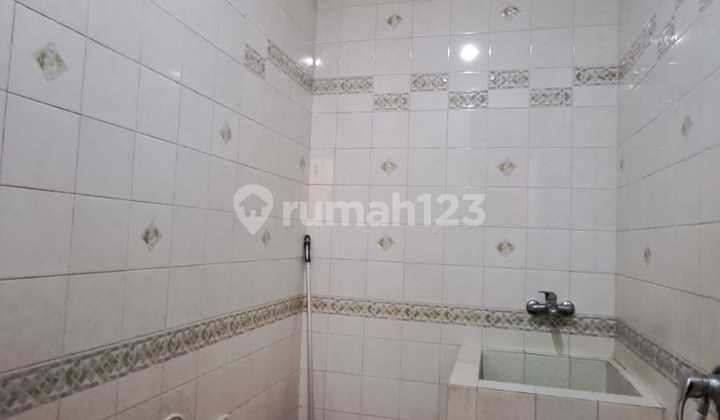 Rumah Second Belakang Green Ville Jakarta Barat 2