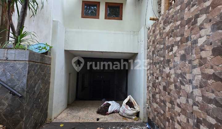 Second Hand House in Good Condition, Well-Maintained, Behind Harapan Kita Hospital, Jati Pulo, West Jakarta 2