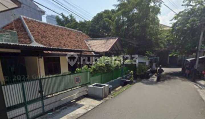 Old House for Sale in Tomang Area, Hook Position. 1