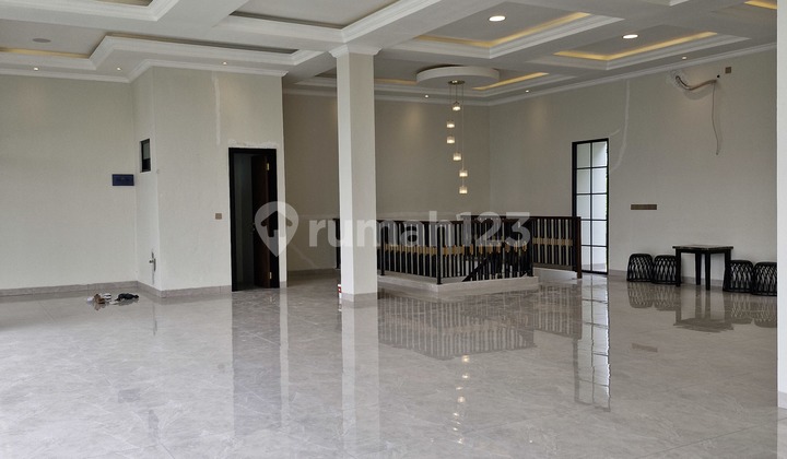 DIJUAL RUMAH SIAP HUNI DI TOMANG (RUMAH PINGGIR JALAN BESAR, BELAKANG GEDUNG PANORAMA)  2