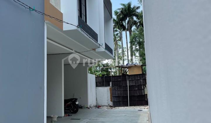 Rumah Bagus SHM Tanjung Duren, Jakarta Barat 2