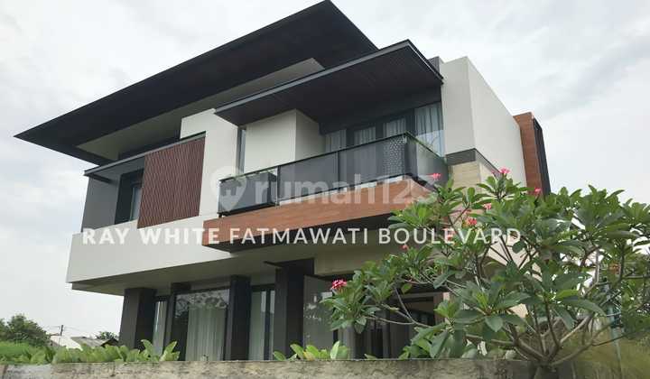 Jual Rumah Cantik Dan Asri di Komplek Admiralty......tenang Dan Nyaman di Komplek Elite Admiralty Town House , Sebelah One Bell Park Mall OBP Mall Persis, Pondok Labu Jaksel