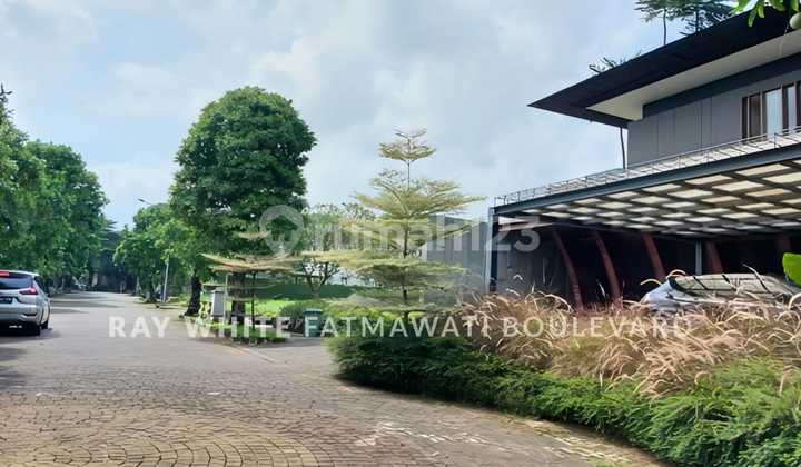 For Sale: Beautiful and Lush House in Admiralty Complex... Peaceful and Comfortable in the Elite Admiralty Town House Complex, Right Next to One Bell Park Mall OBP Mall, Pondok Labu, South Jakarta. 2