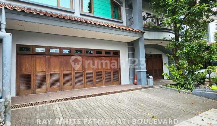 Very Luxurious Kebayoran Baru House, Mustopo Area Near Senayan City Plaza Senayan....yan..... Above for Complete Info 2