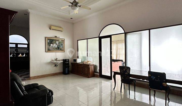 Rumah Semi Furnished SHM di Jln Ciganjur, Jakarta Selatan 2