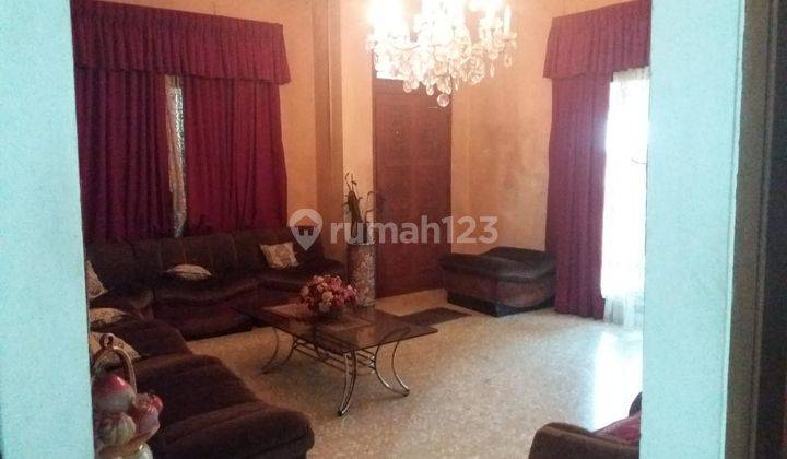 Rumah Adem Asri Semi Furnished Sertifikat SHM Milik Pribadi di Jln Lebak Bulus Raya 1, Jakarta Selatan 2