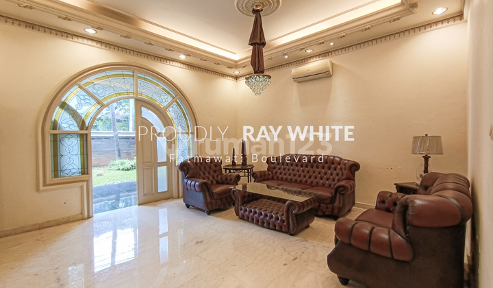 Rumah Desain Klasik Area Kemang Dalam 2