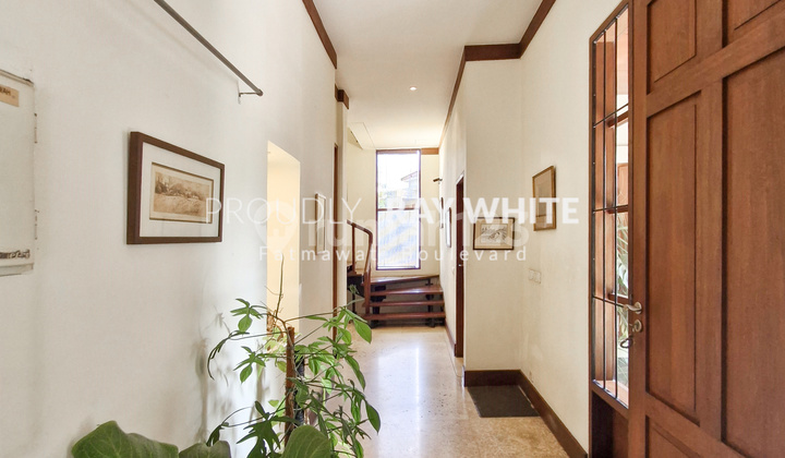 Rumah Dutch Colonial Lokasi Strategis Area Cilandak 2