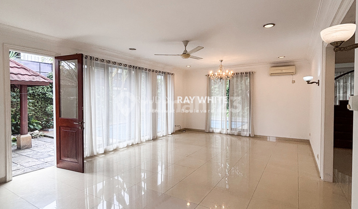 For Rent Cozy and Comfortable House Ready to Occupancy, Ampera Area 2