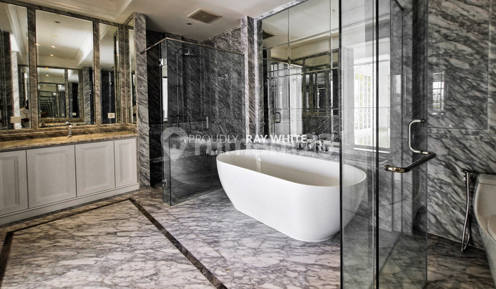 Brand New House Kemang Dalam Area American Classic 2