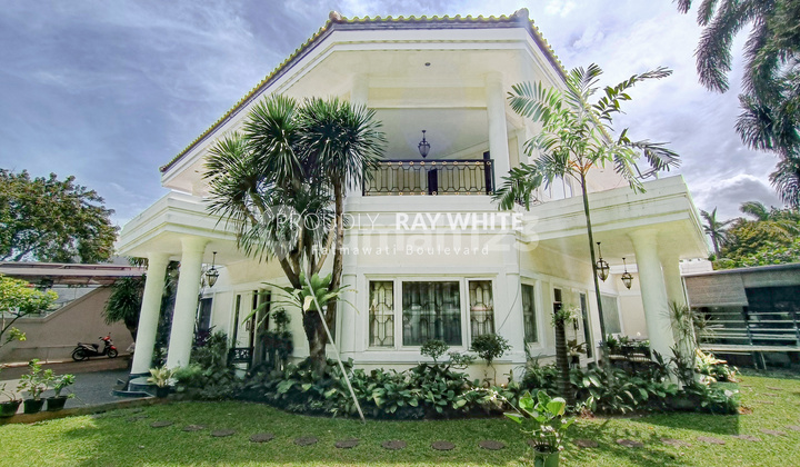 Strategic House Premium Location Wijaya For Business or Residence