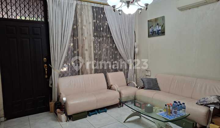 Dijual Cepat Rumah 2 LT , Luas 119M2 Bagus Siap Huni di Komplek Griya Inti Sentosa Sunter