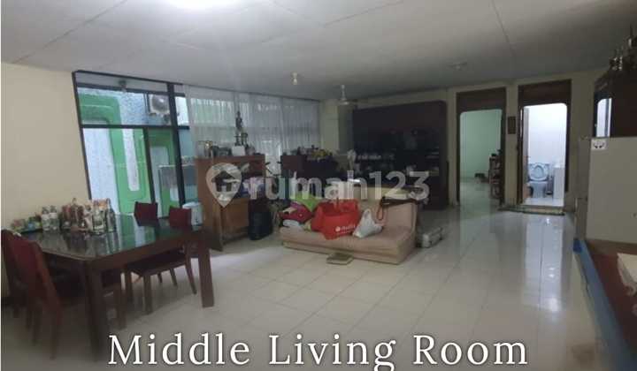 Dijual Rumah Standard 2 Lt 4 Kt Jalan Lebar di Pulomas 2