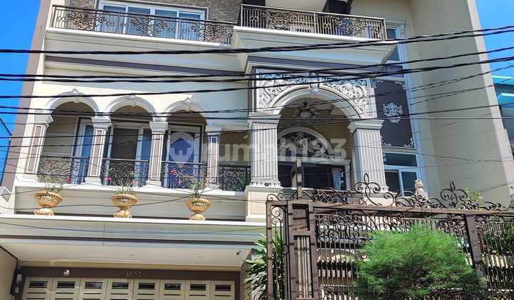 6036-Di Dijual Rumah Mewah Style Modern Classic,Lokasi Strategis Disunter Agung