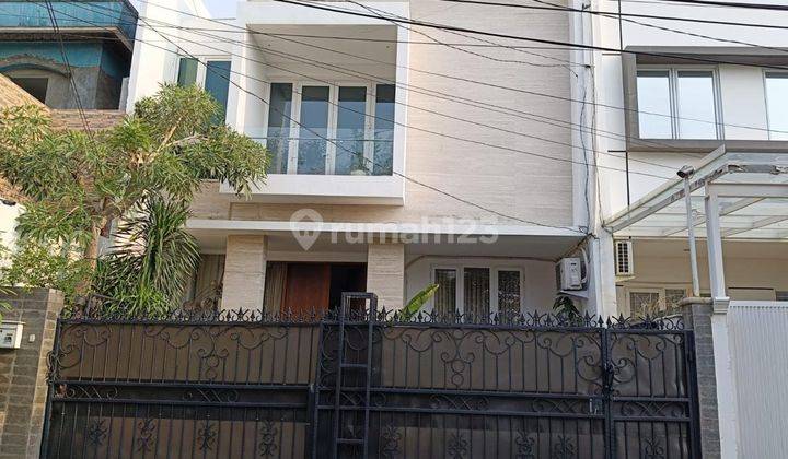 Rumah 2.5 Lantai Bagus Semi Furnished SHM di Sunter, Jakarta Utara 1