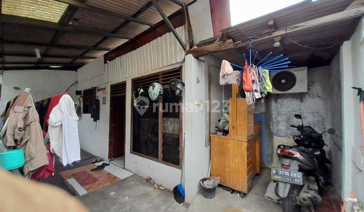 Di Jual Rumah Hook Lokasi Strategis Dekat Samsat Depok Cocok untuk Usaha 2