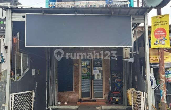 Ruko 1.5 Lantai Lokasi Strategis di Pinggir Jalan Raya Sangat Cocok untuk Usaha Ruko 1.5 Lantai Lokasi Strategis di Pinggir Jalan Raya Sangat Cocok untuk Usaha