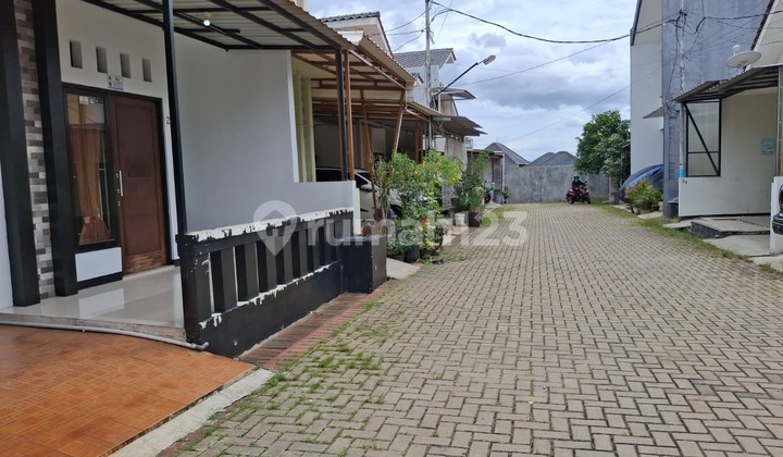 Ready-to-Occupy House with Strategic Location Near Toll Road and Citra Arafiq Hospital, Cimanggis, Depok 2