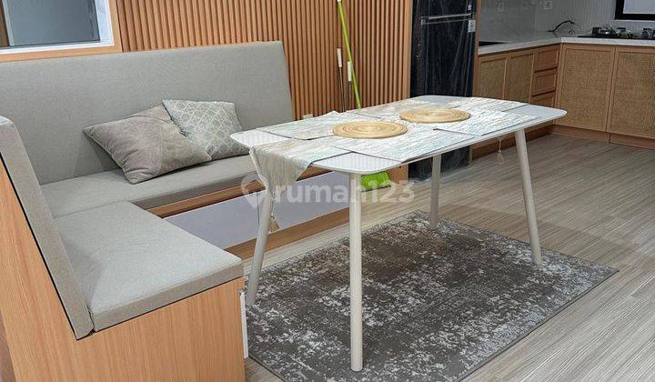 Rumah 2 Lantai Bagus Furnished SHM di Pantai Indah Kapuk, Jakarta Utara 2