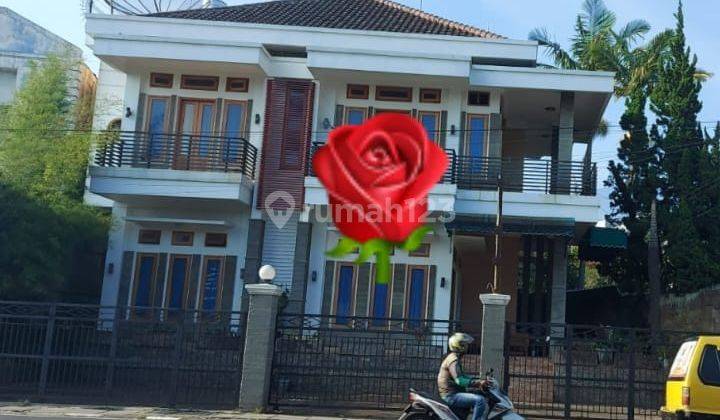 Villa Masing Kamar Tidur Kamar Mandi Dalam SHM di Cimacan Puncak, Bogor 1