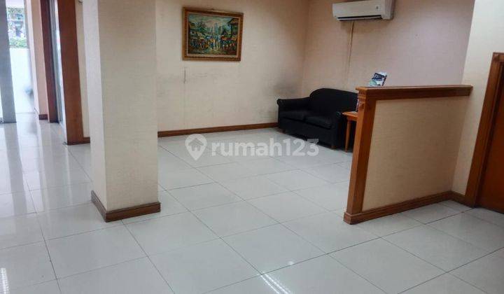 Ruko Gandeng Sewa Bagus Lokasi Strategis di Pangeran Jayakarta, Jakarta Pusat 240m²  2