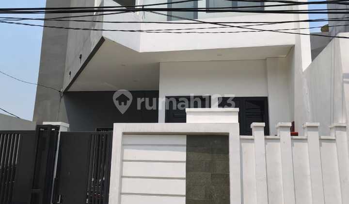 4-Story Good Semi-Furnished House Ready to Occupy with SHM in Sunter, North Jakarta