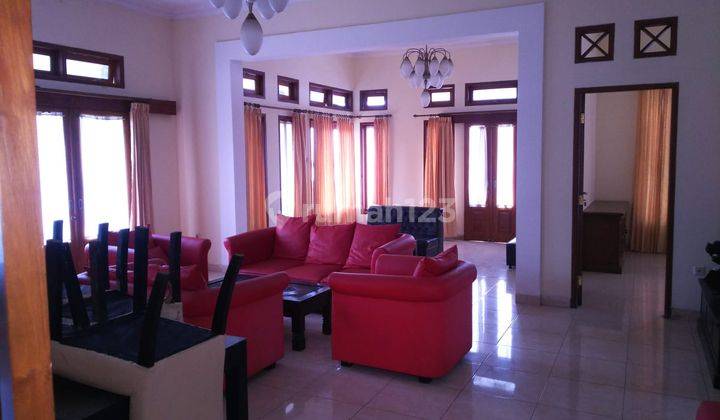 Villa 2.5 Lantai Bagus SHM di Cimacan, Bogor 1
