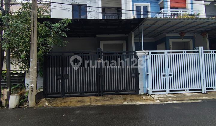 6022-Yo di Sewakan Rumah 3 Lantai bisa Nego