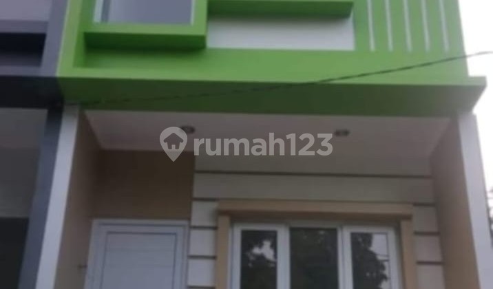 6005-Yo di Sewakan Rumah 2 Lantai Brandnew