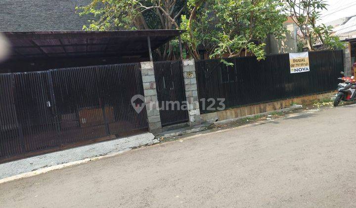 Rumah Bagus di Daerah Petukangan Jakarta Selatan  1