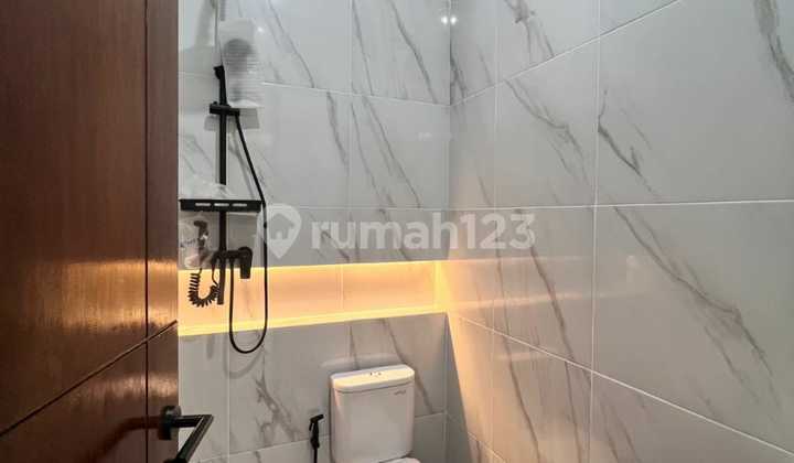 Dijual Rumah Modern Baru di Daerah Villa Melati Mas  2