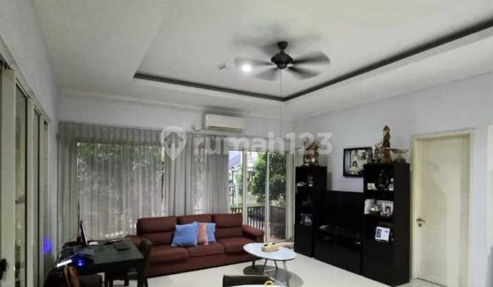 Rumah hook 2 lantai dalam cluster di Kebayoran Bintaro 