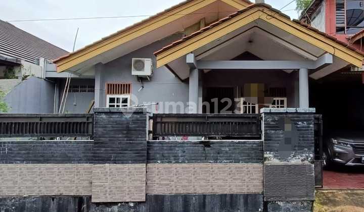 Minimalist 2-story house in Pondok Pucung Indah