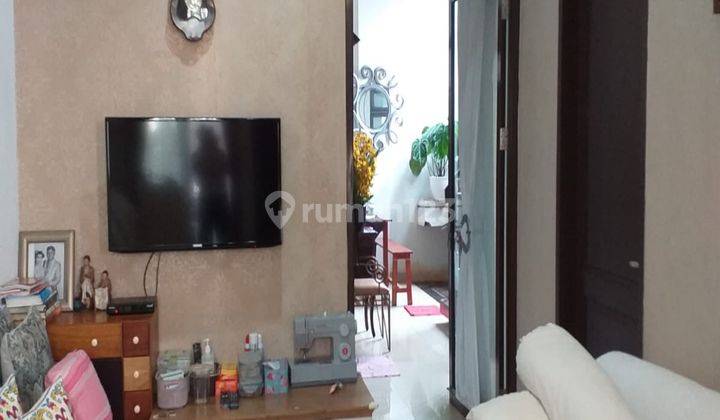 Dijual Rumah di Sektor 6-Bintaro 1