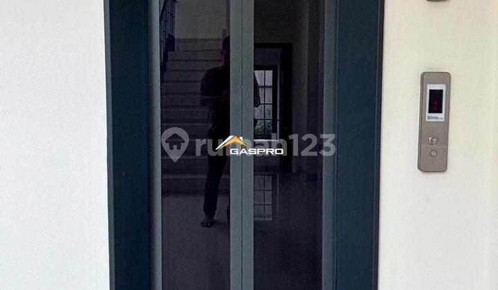 Modern Facade House Summarecon Gading Serpong Bellefont 2