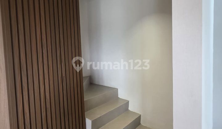 Rumah Izzi Sinarmasland Dekat East Vara, Aeon Mall, Cbd Bsd City Discount 4+1% 2