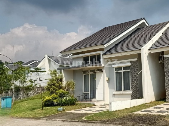 For Sale Sentul House, Semi-Furnished, Area 8X18 Meters, Code: 21547 Ta