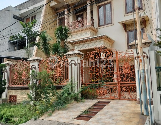 Code: 20598 (Jn), For rent Pulomas house, area 200 m2, East Jakarta