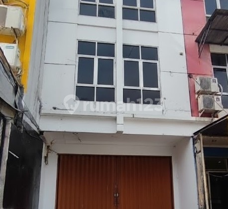 Shop House for Sale in Taman Ratu, Strategic Location, Area 5x17 Meters, Code: 21291 Yes Shop House for Sale in Taman Ratu, Strategic Location, Area 5x17 Meters, Code: 21291 Yes