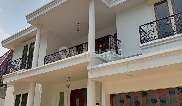 RUMAH KLASIK MODERN BRAND NEW, LOKASI DEKAT CBD TB SIMATUPANG