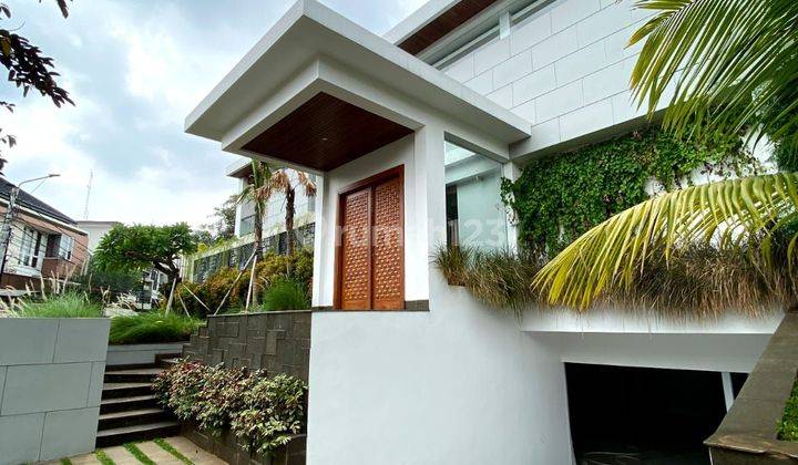 Pondok Indah ~ Rumah modern minimalist lokasi nyaman 1