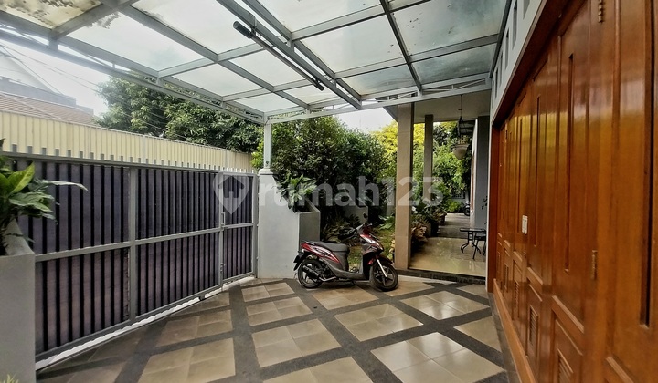 Nice House in Elite and Strategic Area, Mampang Prapatan 2