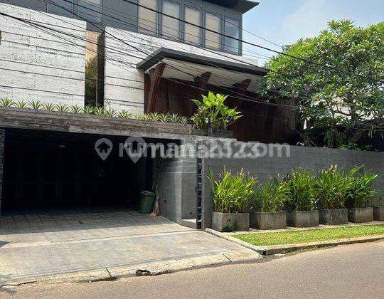 RUMAH MODERN NAN CANTIK KARYA NATANEKA DI KEBAYORAN BARU 1