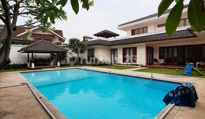 Rumah Besar Nan Sejuk Dalam Compound Mewah Pejaten Barat, Jaksel  2