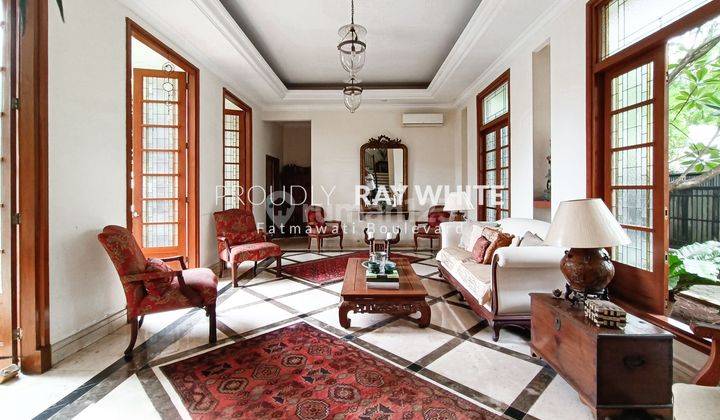 Rumah idaman berpilar dan ceiling tinggi area cilandak  2