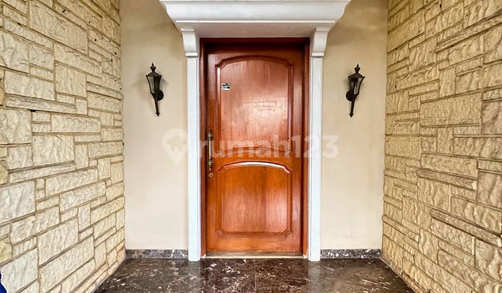 Rumah Area Elite Dekat Jalan Cendana. Jarang Ada. Daerah Tenang, Row Jalan Lebar 2