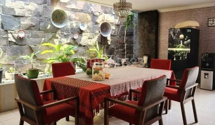 Rumah Luas Area Wijaya Zona Perdagangan & Usaha Di Kebayoran Baru