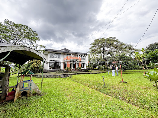 Beautiful Villa with Large Garden Area in Gadog, Bogor Near Toll Road