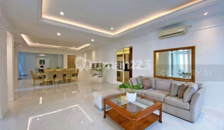 North Kemang Beauty White Stunning House Elegant Style For Rent 2